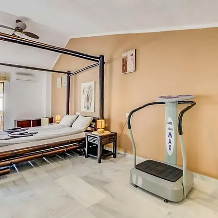 102 - Penthouse With Views And Pool! Апартаменты Михас