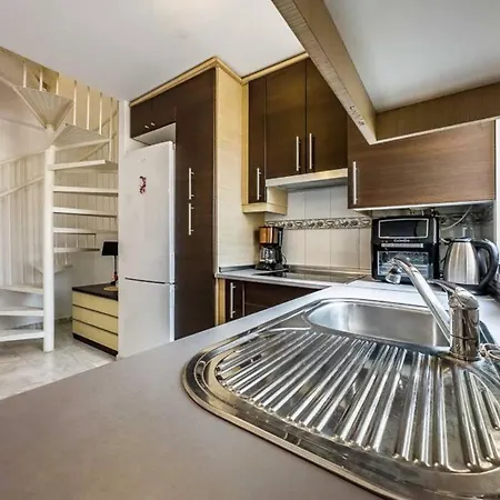 102 - Penthouse With Views And Pool!